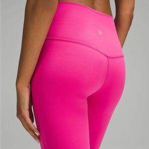 Lulu Align, 25” size 4